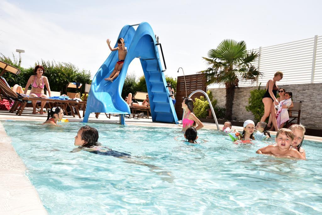 Hotel Fedora Riccione Dış mekan fotoğraf